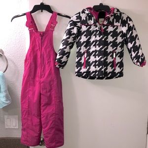Girls snow suit and 2-in-1 snow jacket. 5T.